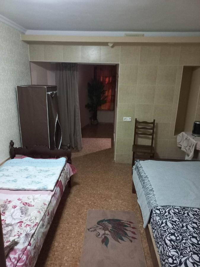 Feola Hostel Koetaisi Buitenkant foto