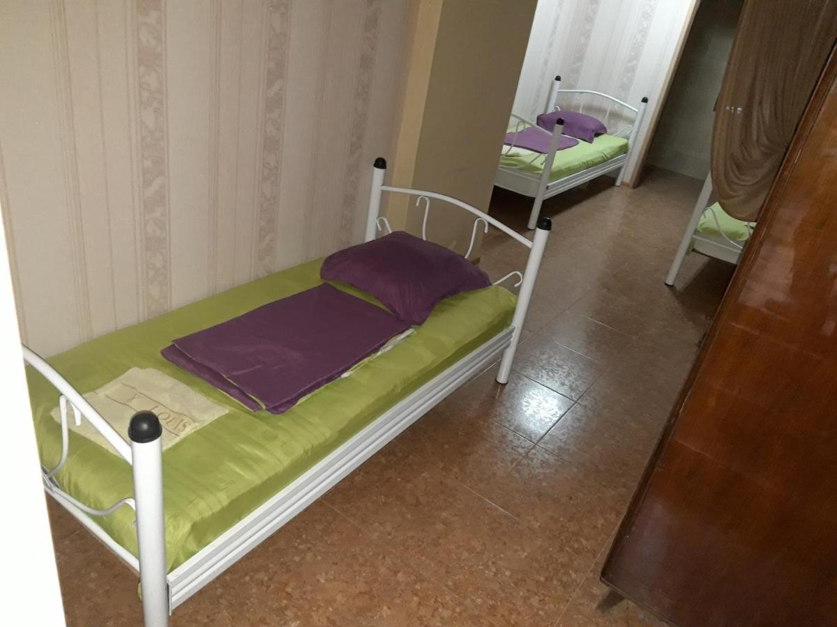 Feola Hostel Koetaisi Buitenkant foto