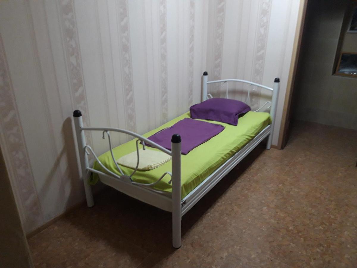 Feola Hostel Koetaisi Buitenkant foto